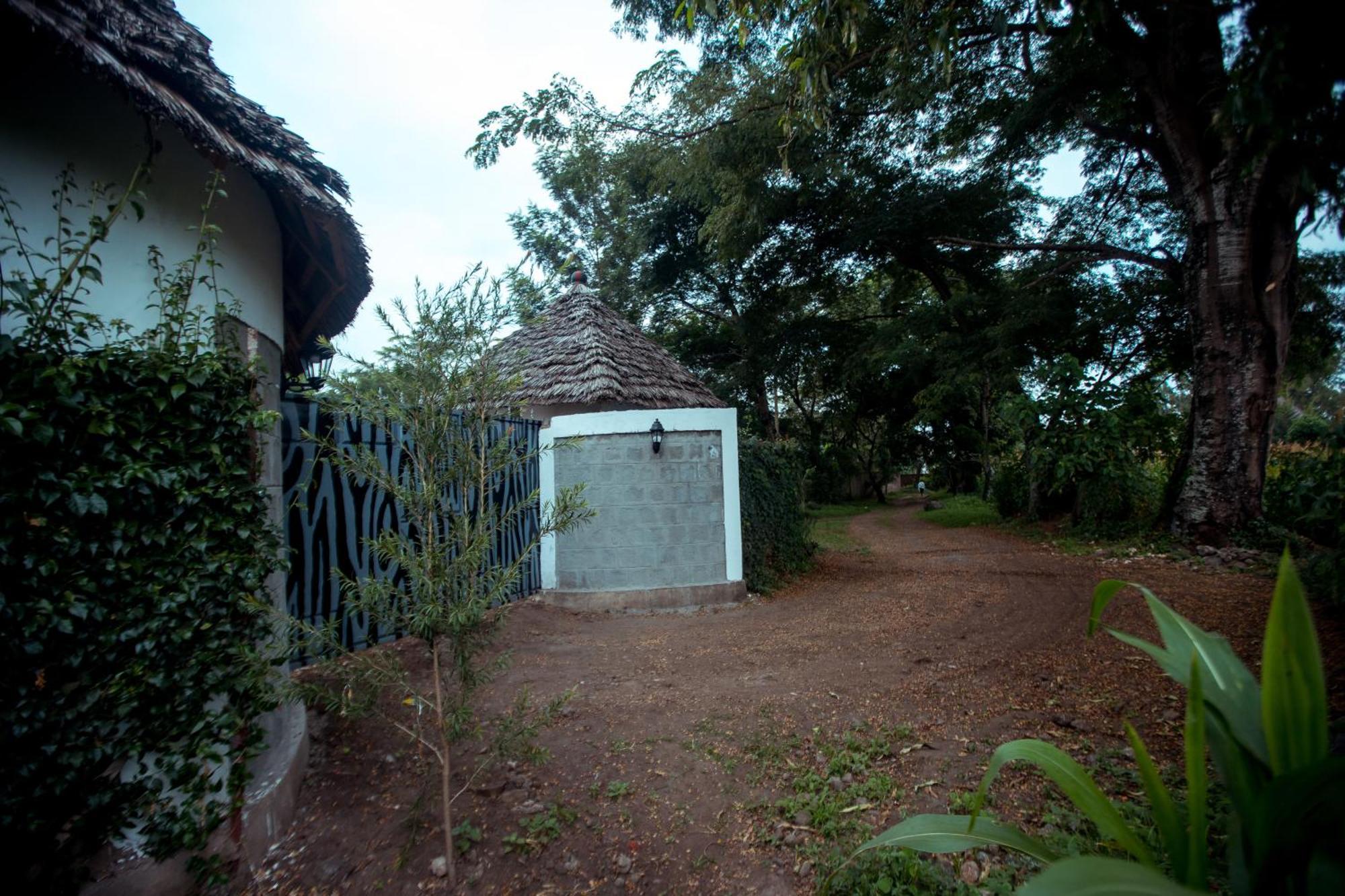 Charming Eco-Homestay Near Kilimanjaro International Airport Arusha Bagian luar foto